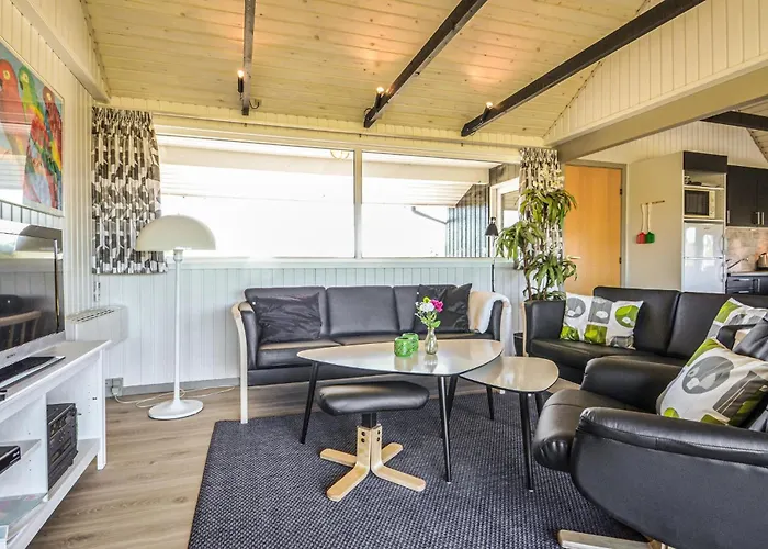 Ferienhaus In With Kitchen *